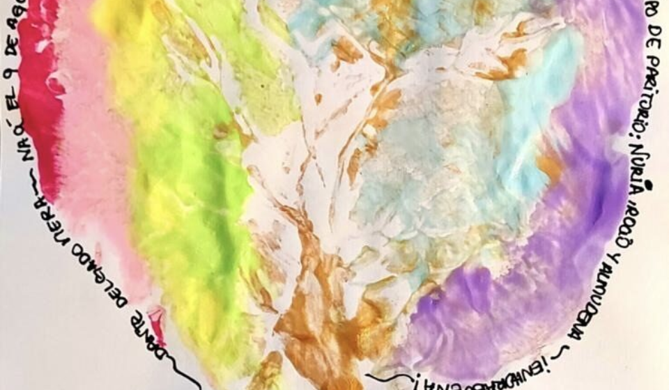 Placenta y cordón umbilical con representación artística tras el parto